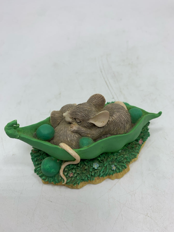 "TWO PEAS IN A POD" SILVESTRI FIGURINE.