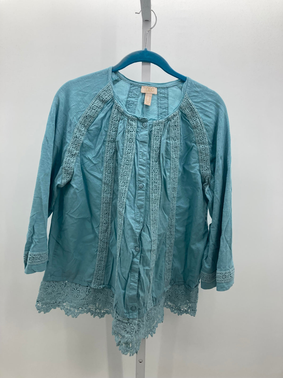 LOGO Size Medium Misses 3/4 Sleeve Shirt