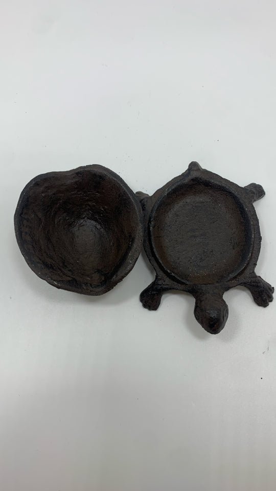 BROWN METAL TURTLE RING DISH W/LID.