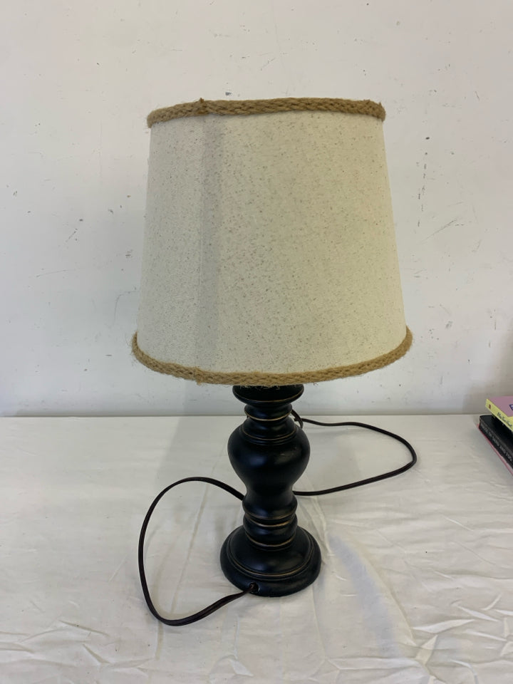 BROWN BASE LAMP W/SEASIDE HEIGHTS CANVAS SHADE.