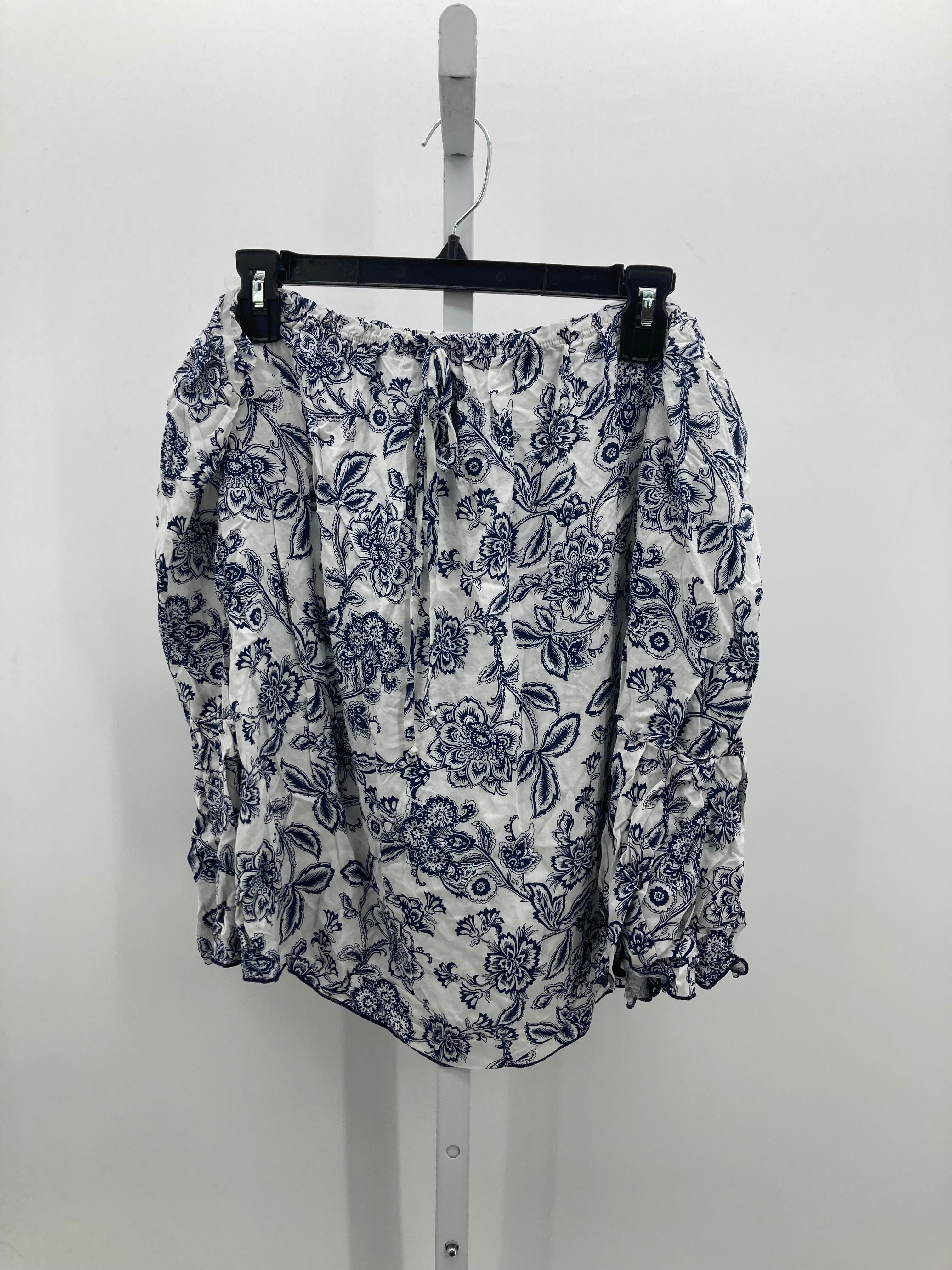 Charlotte Russe Size Medium Juniors 3/4 Sleeve Shirt