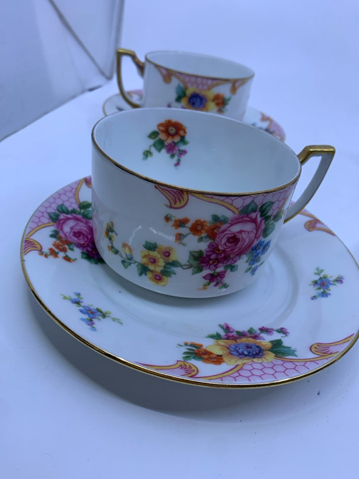 10 PC, SVC FOR 5 CUPS AND SAUCERS.