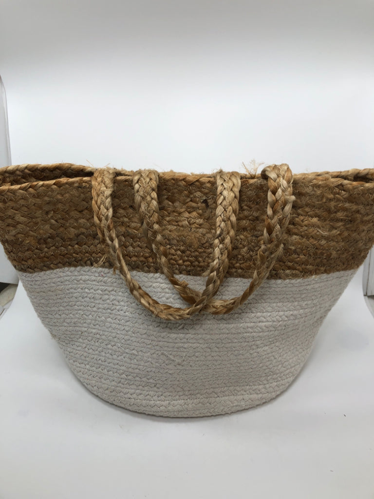 WHITE AND BURLAP WOVEN TOTE BASKET W/HANDLES.