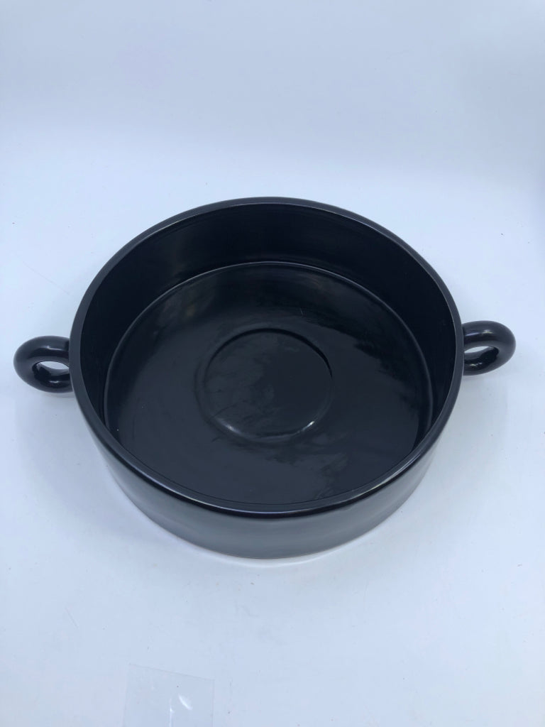 BLACK BOWL W/ CIRCLE HANDLES CERAMIC.