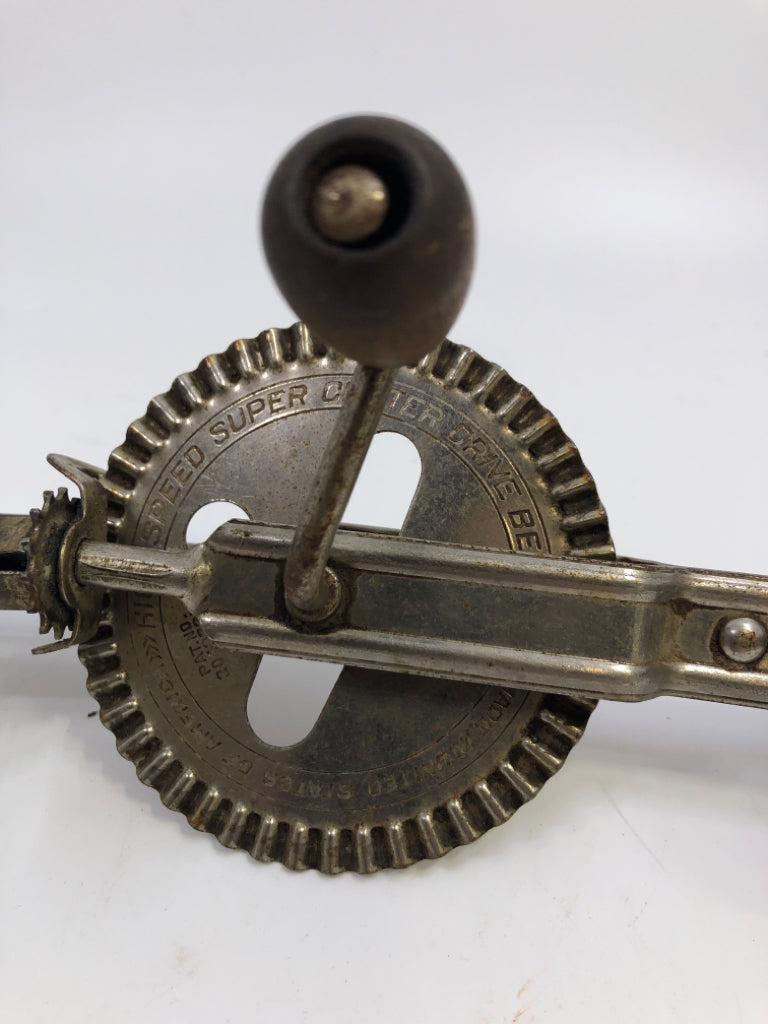 VTG MANUAL EGG BEATER W/RED WOODEN HANDLES.