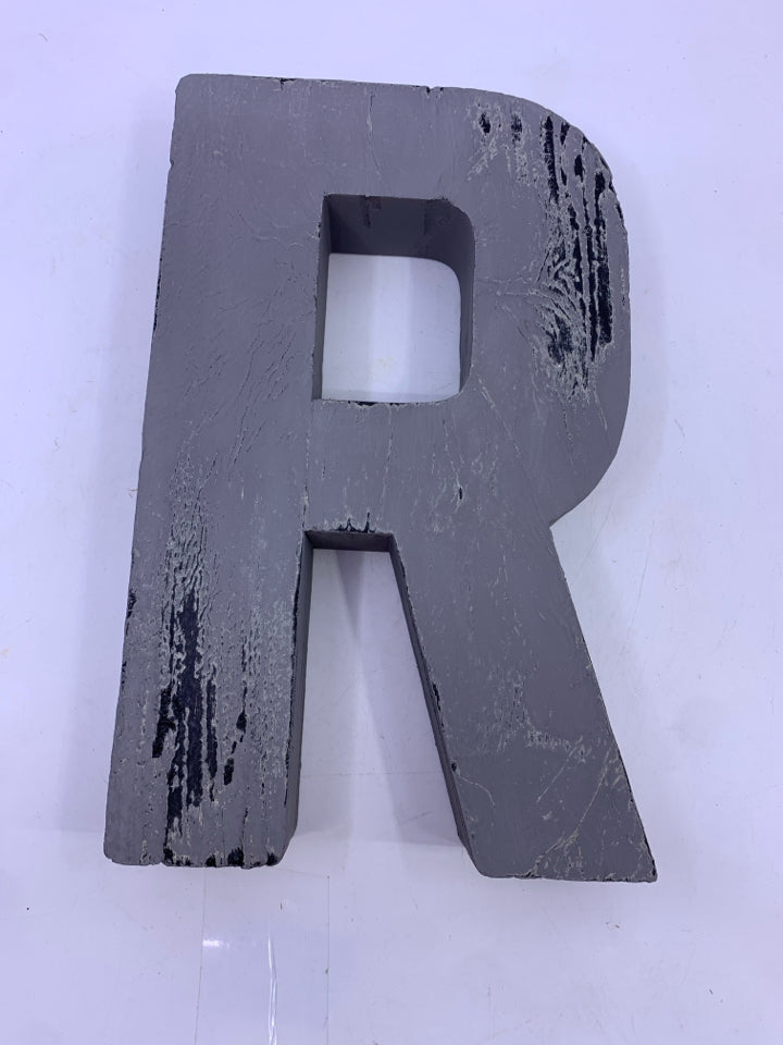 GREY FOAM "R".