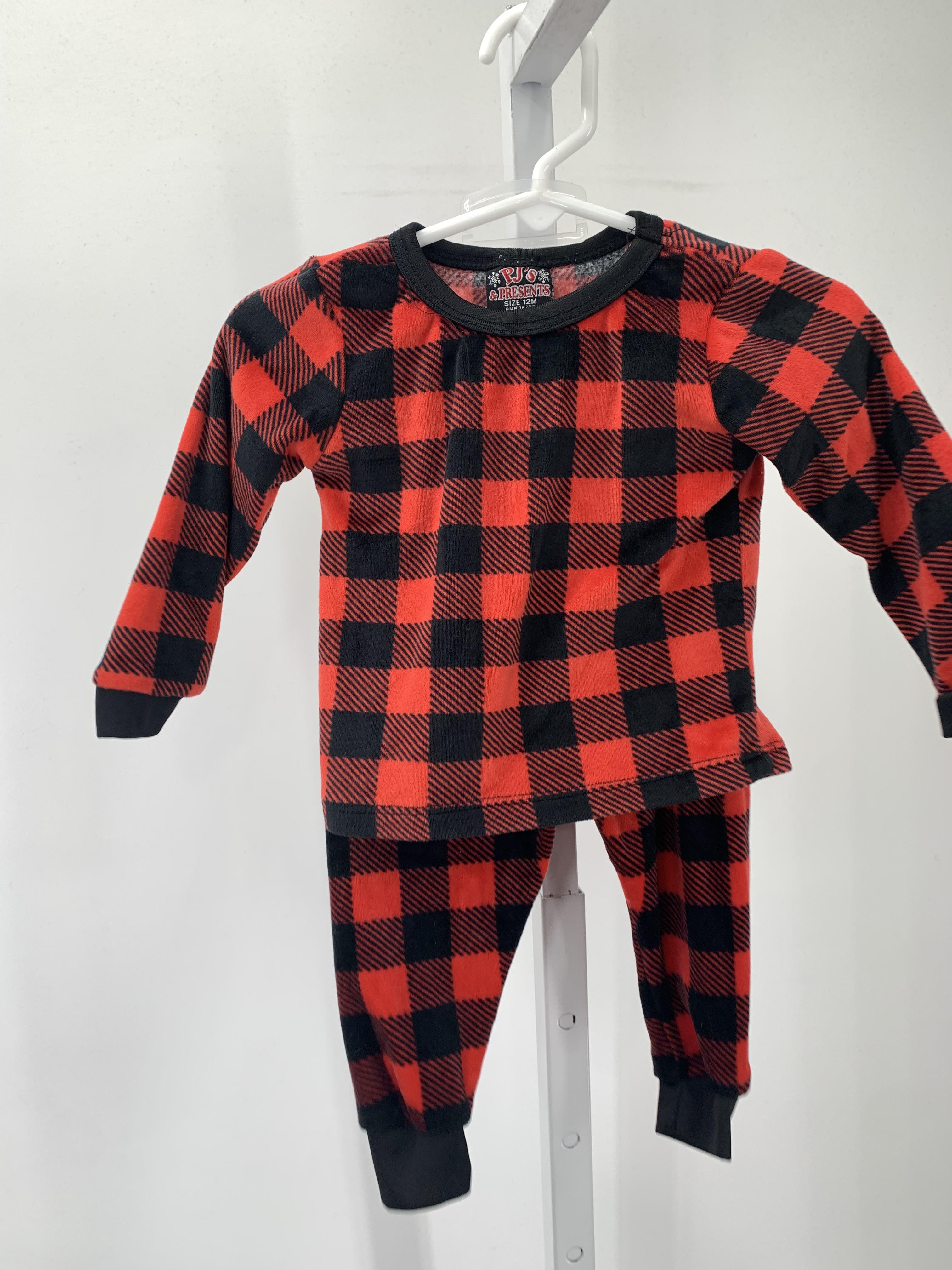 BLACK PLAID FLEECE.
