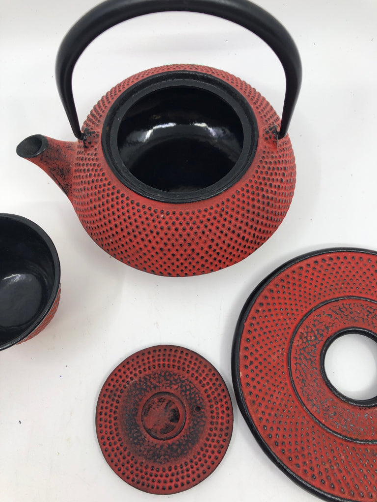 HEAVY RED AND BLACK ASIAN STYLE TEA SET - 2 CUPS, TEAPOT AND PLATE.