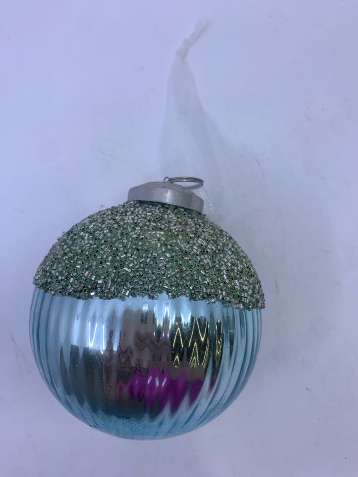 BLUE GLASS ROUND ORNAMENT.