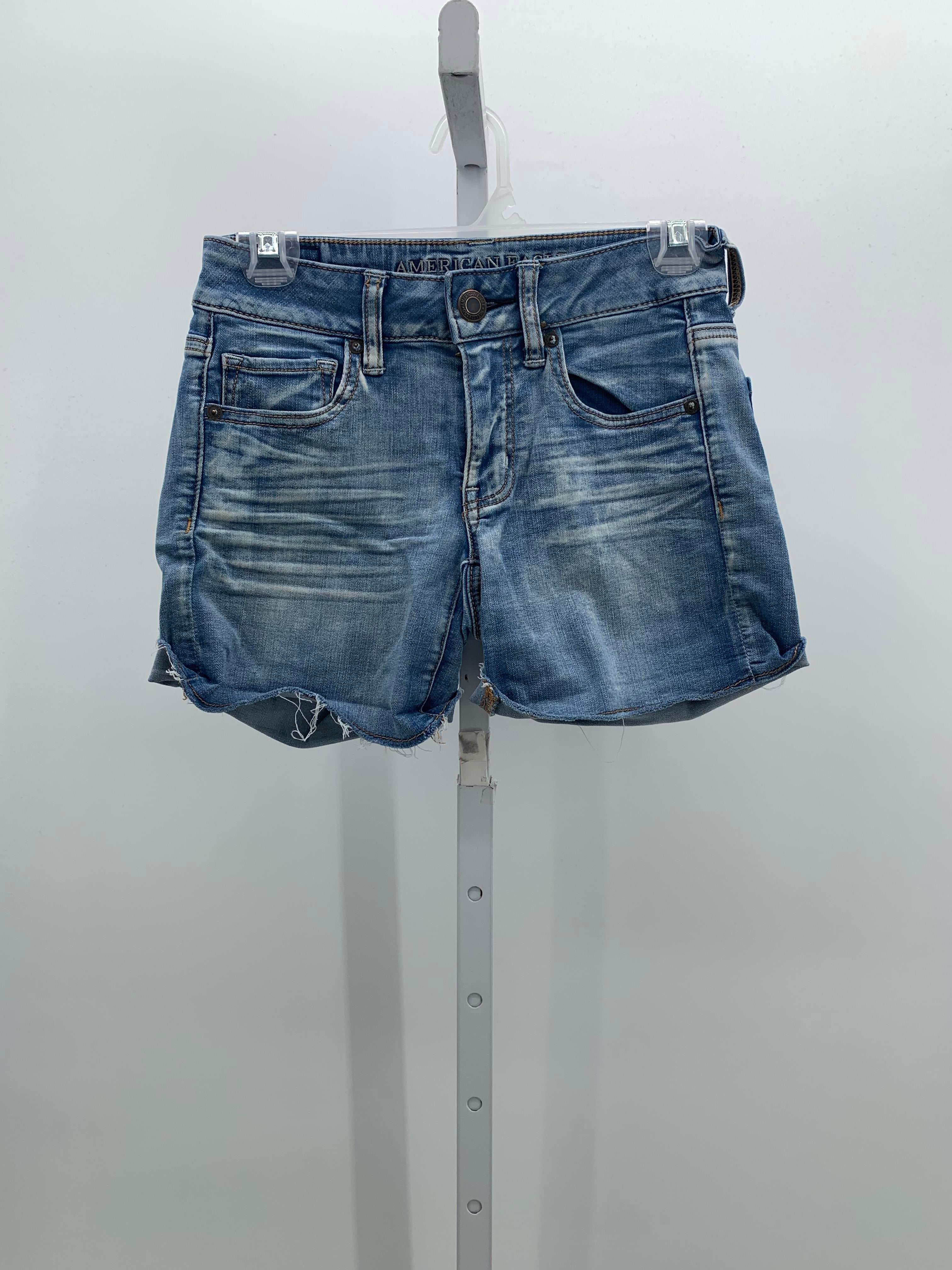 American Eagle Size 2 Juniors Shorts