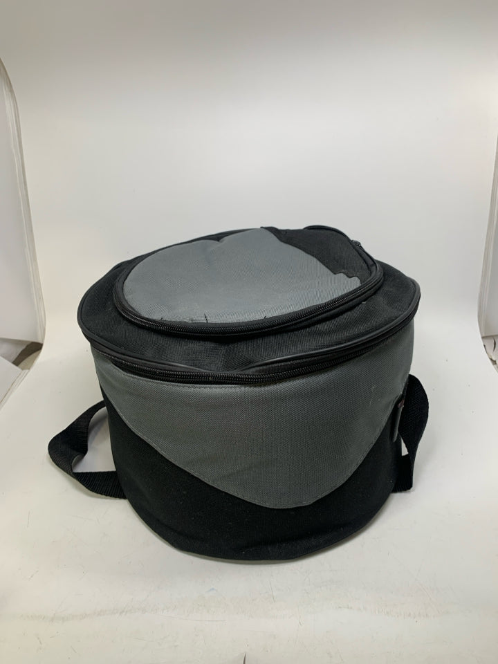 ONIVA CALIENTE PORTABLE CHARCOAL GRILL & COOLER TOTE.