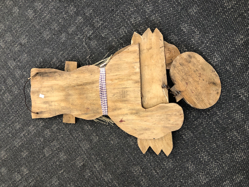 "WELCOME FALL" WOODEN SCARECROW DECOR.
