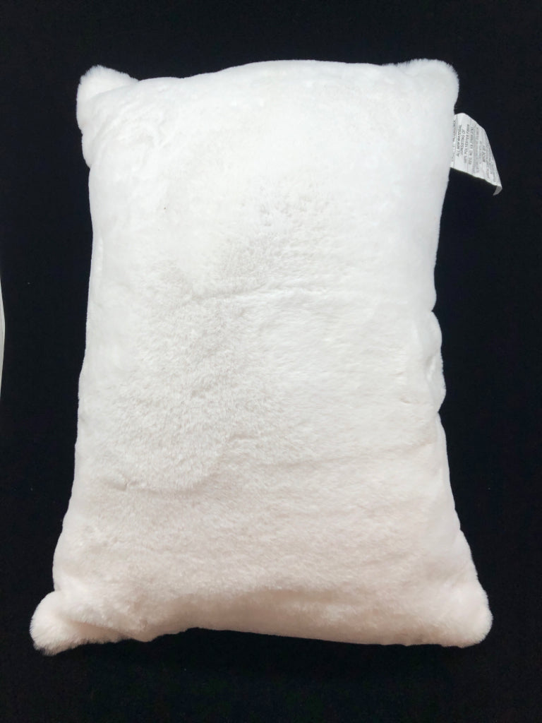 FLUFFY WHITE PILLOW.