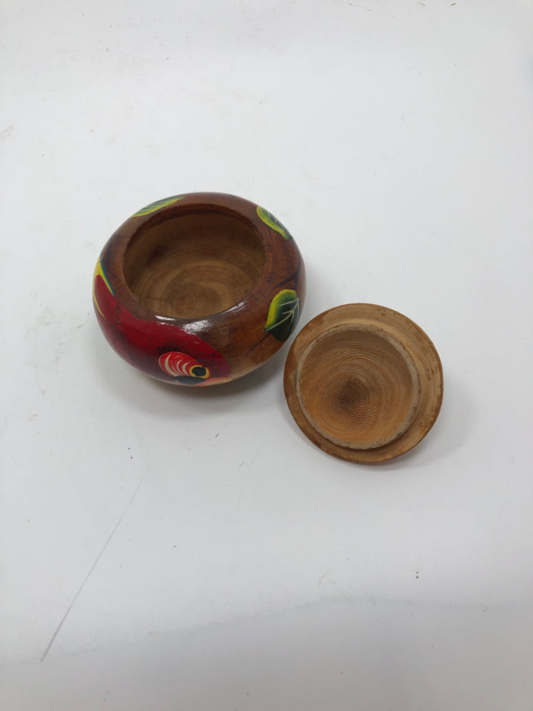 SMALL WOOD BOX W/PAINTED PARROT.