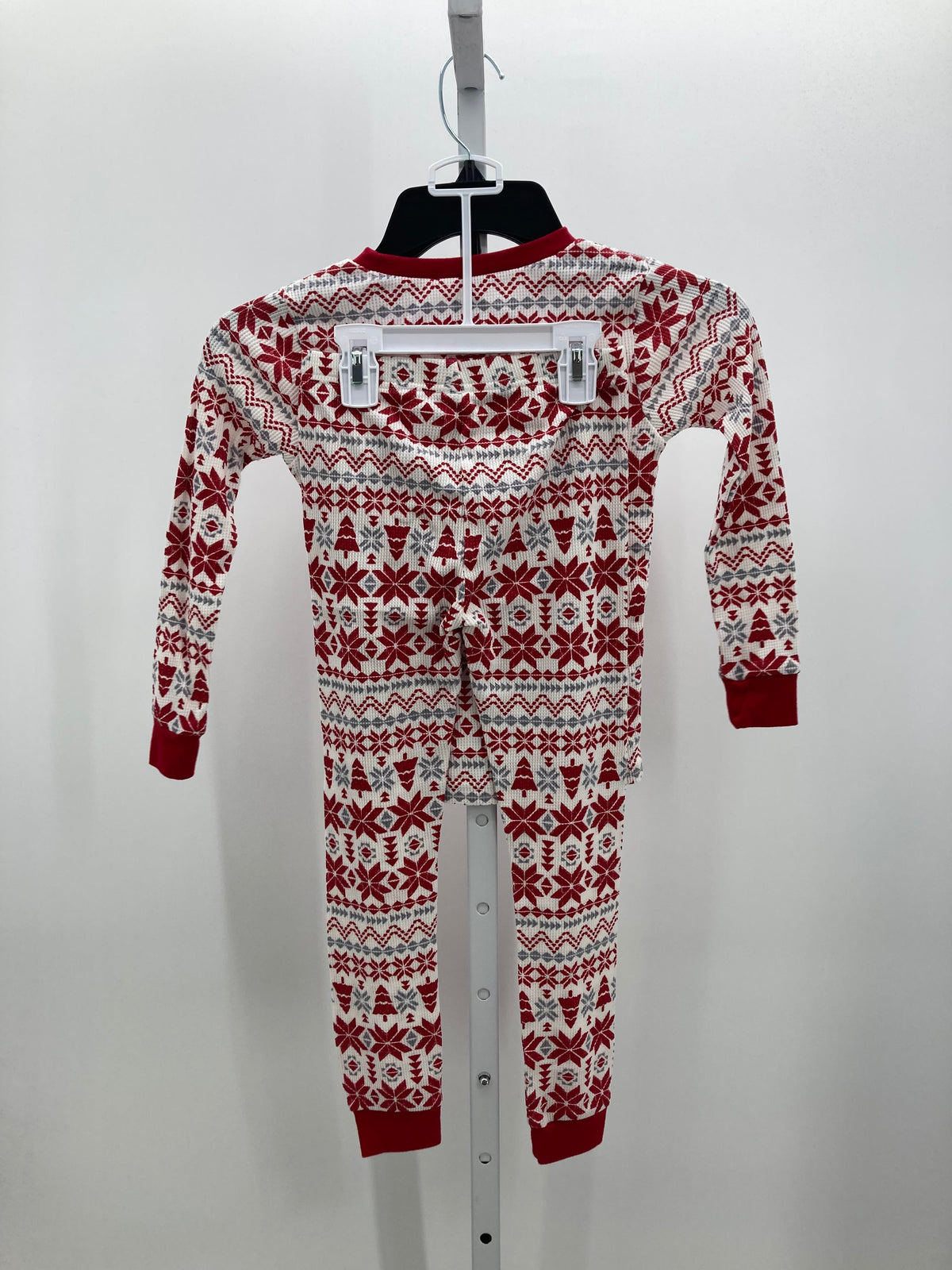 RED GREY SNOW FLAKES PATTERN