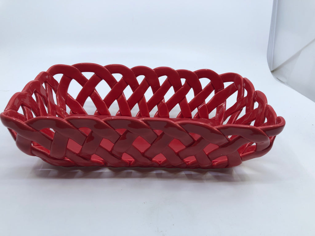 RED CERAMIC RECTANGLE BREAD BASKET.