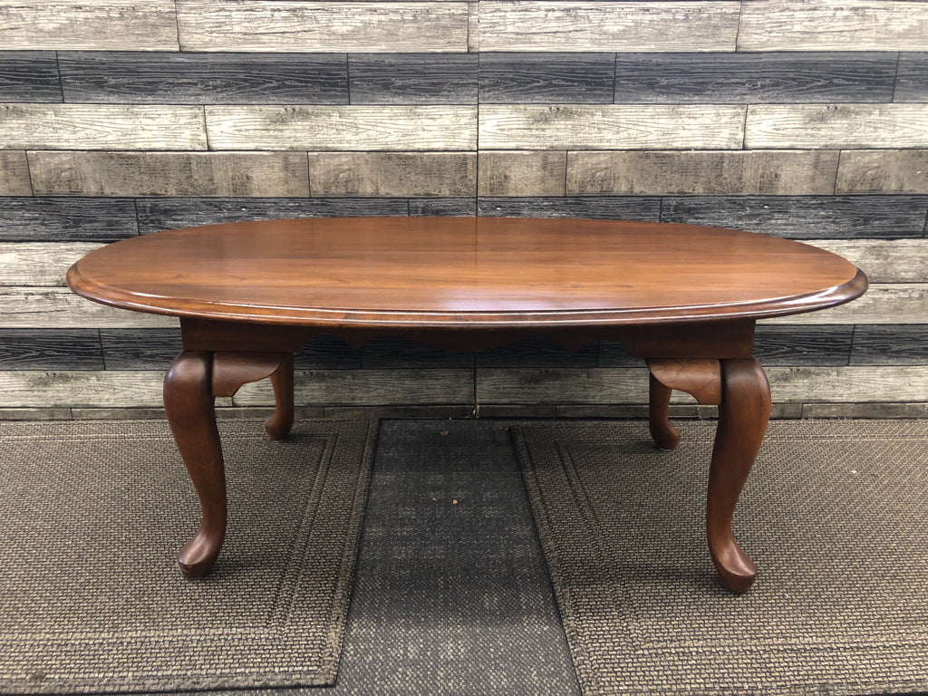 DARK WOOD LOW COFFEE TABLE.