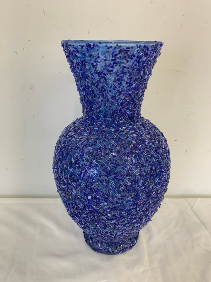 LARGE BLUES BEADED VASE.