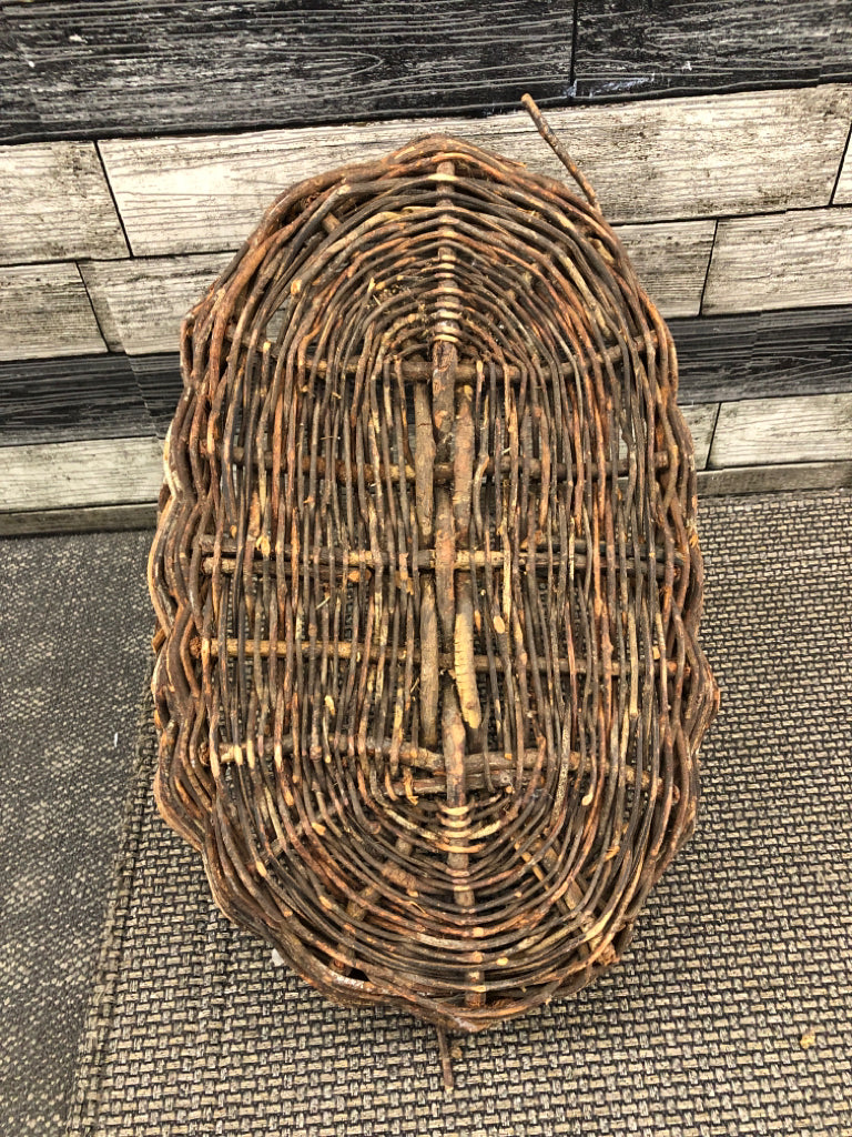 DARK TWIG WOVEN BASKET.