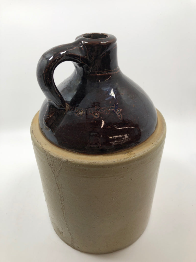 VTG 2-TONE BROWN POTTERY JUG.