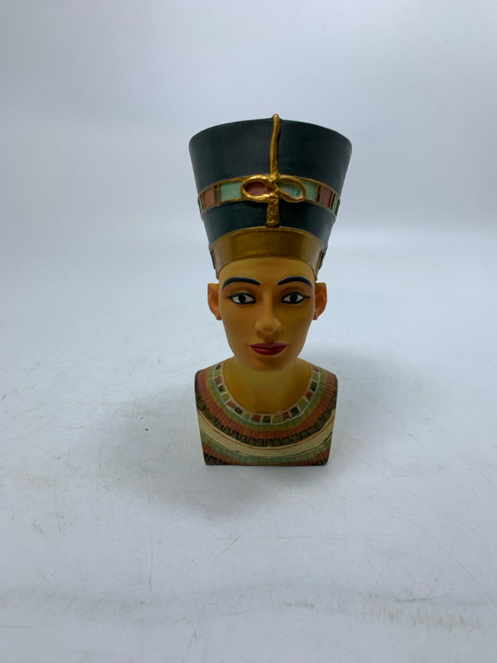 EGYPTIAN STYLE MAN W/ LARGE HAT RESIN.