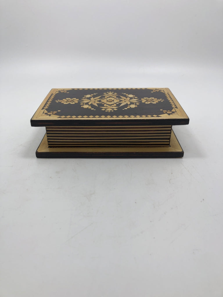 WOOD INLAID BOOK BOX W/PINK LINING.