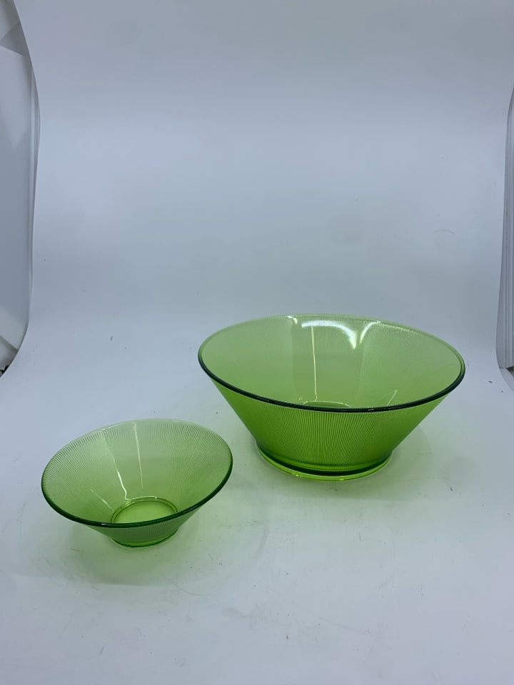 SMALL GREEN RIBBED  BOWL.
