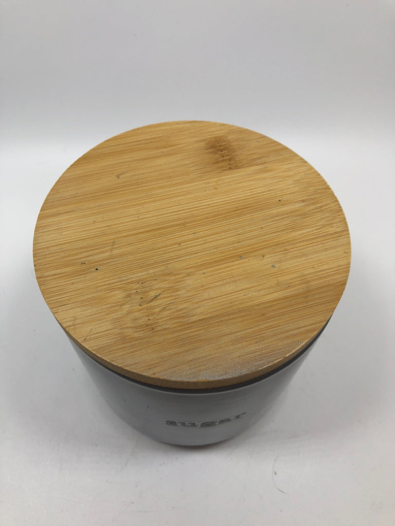 GREY SUGAR BOWL W/WOOD LID.
