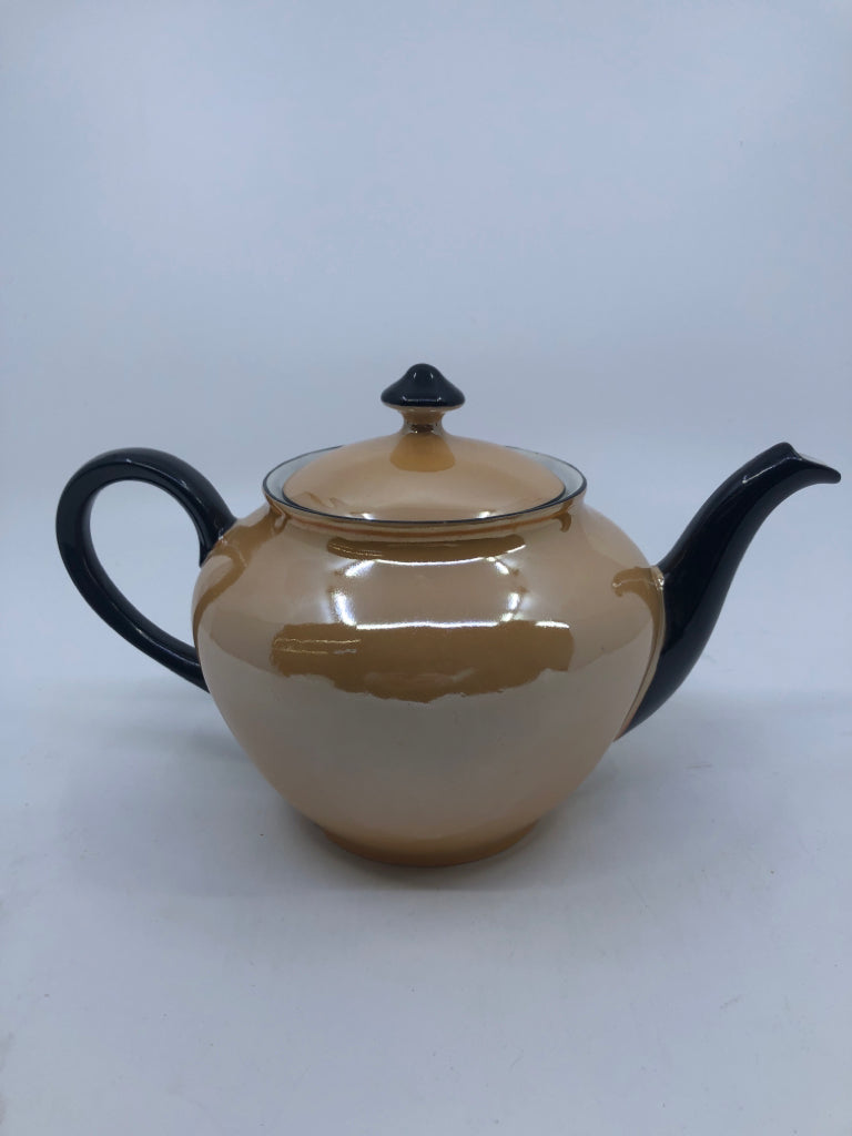 VTG PEACH IRIDESCENT TEAPOT-CZECH.