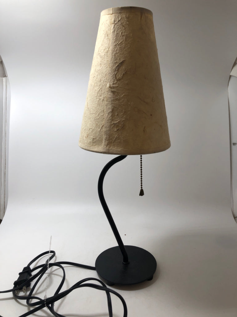 CURVED METAL LAMP W/FIBROUS SHADE.