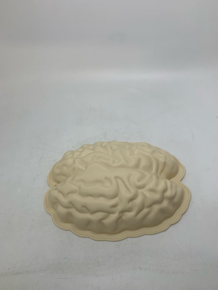 SILICONE BRAIN MOLD.