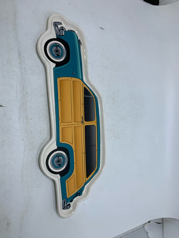 STATION WAGON SHAPED CERAMIC TRAY.