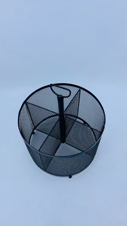 WIRE MESH PENCIL HOLDER / DESK ORGANIZER.