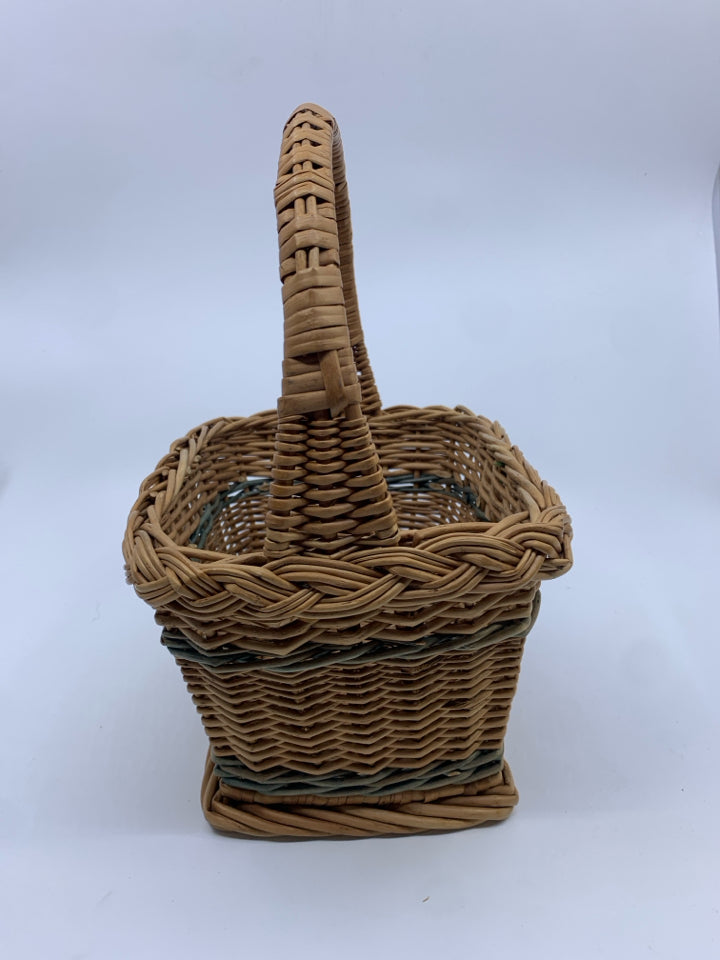 BASKET W/GREEN STRIPE.