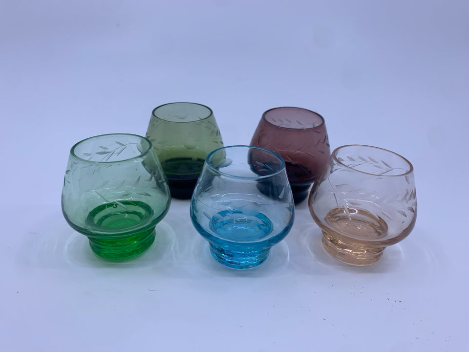 5 ASSORTED ETCHED GLASS SAKE/ CORDIAL CUPS.