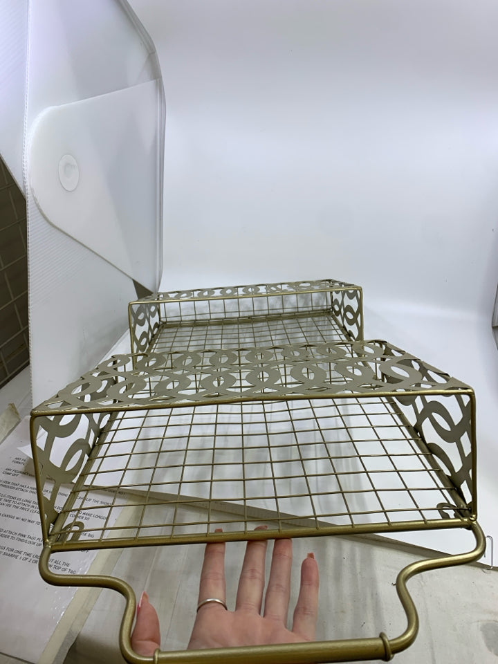 GOLD METAL WALL ORGANIZER W/2 SLOTS & HANDLE.