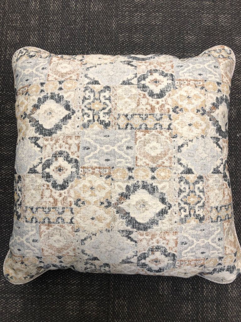 BOHO STYLE PILLOW.