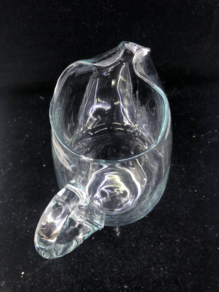 GLASS PITCHER W/HANDLE.