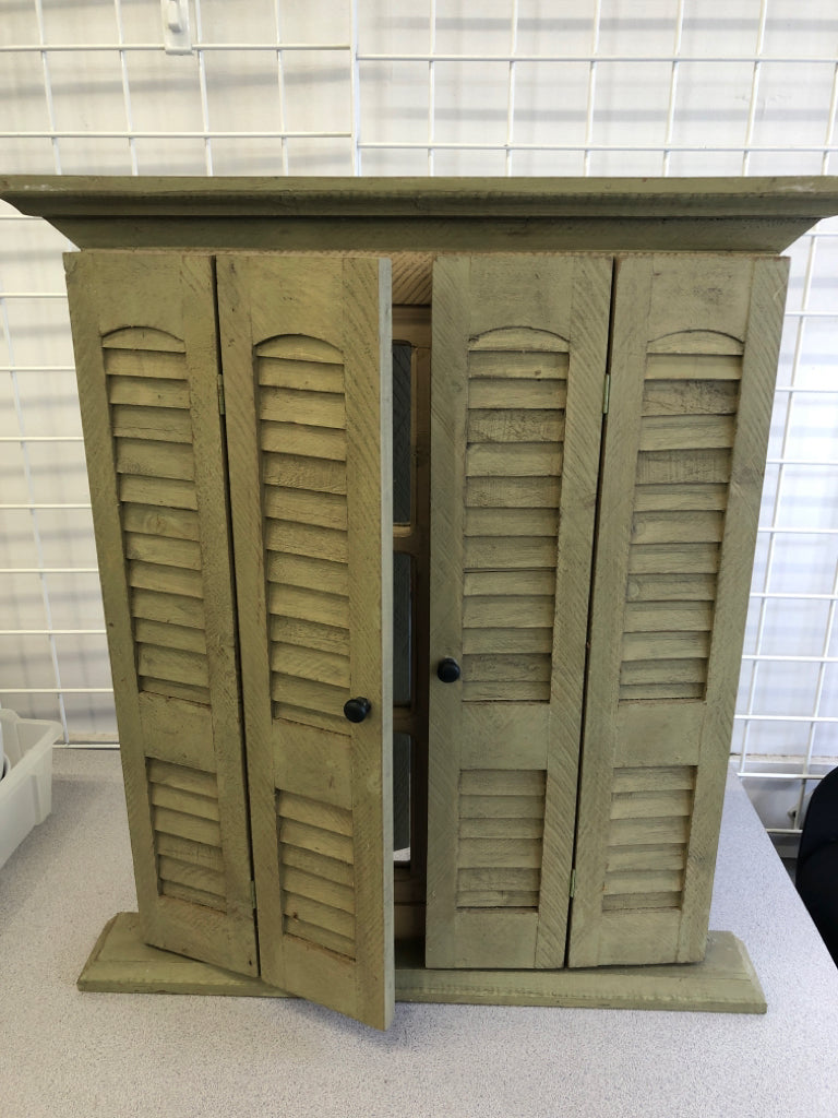 GREEN DISTRESSED WOOD WINDOW MIRROR WALL HANGING.