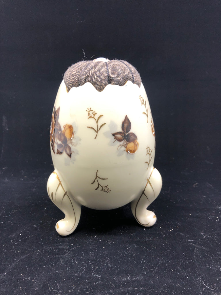 VTG NAPCOWARE GOLD AND BROWN DECORATIVE FOOTED EGG PIN CUSHION.