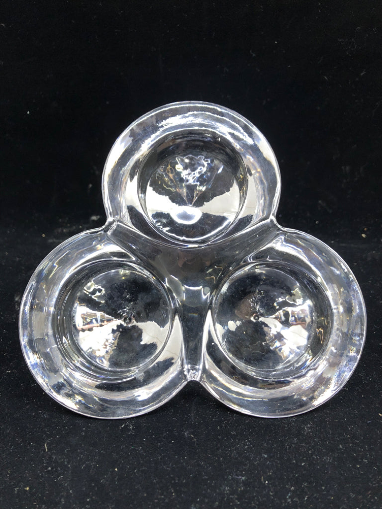 3 PROGNED TEALIGHT HOLDER.