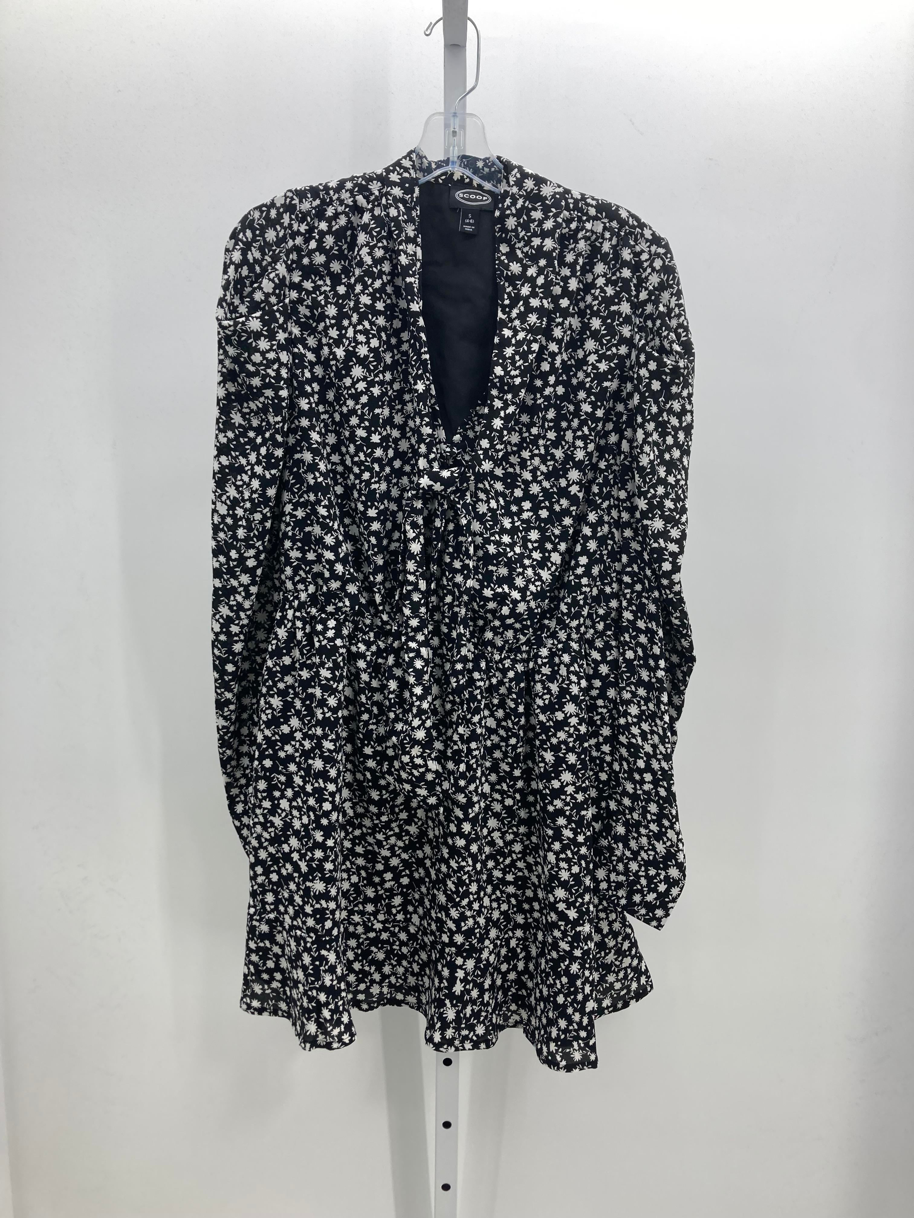 Size Small Misses Long Sleeve Dress