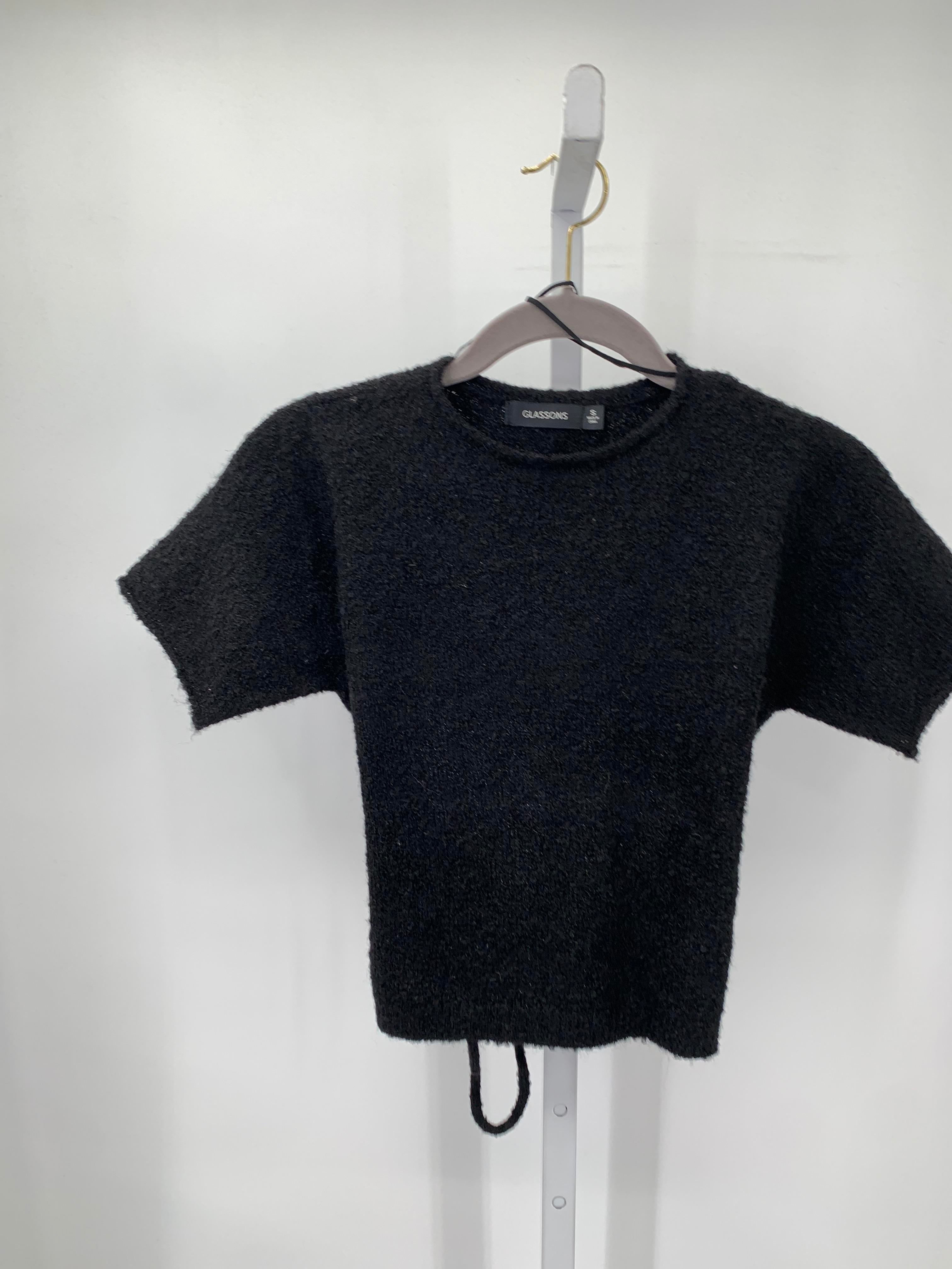 Size Small Juniors Short Sleeve Sweater