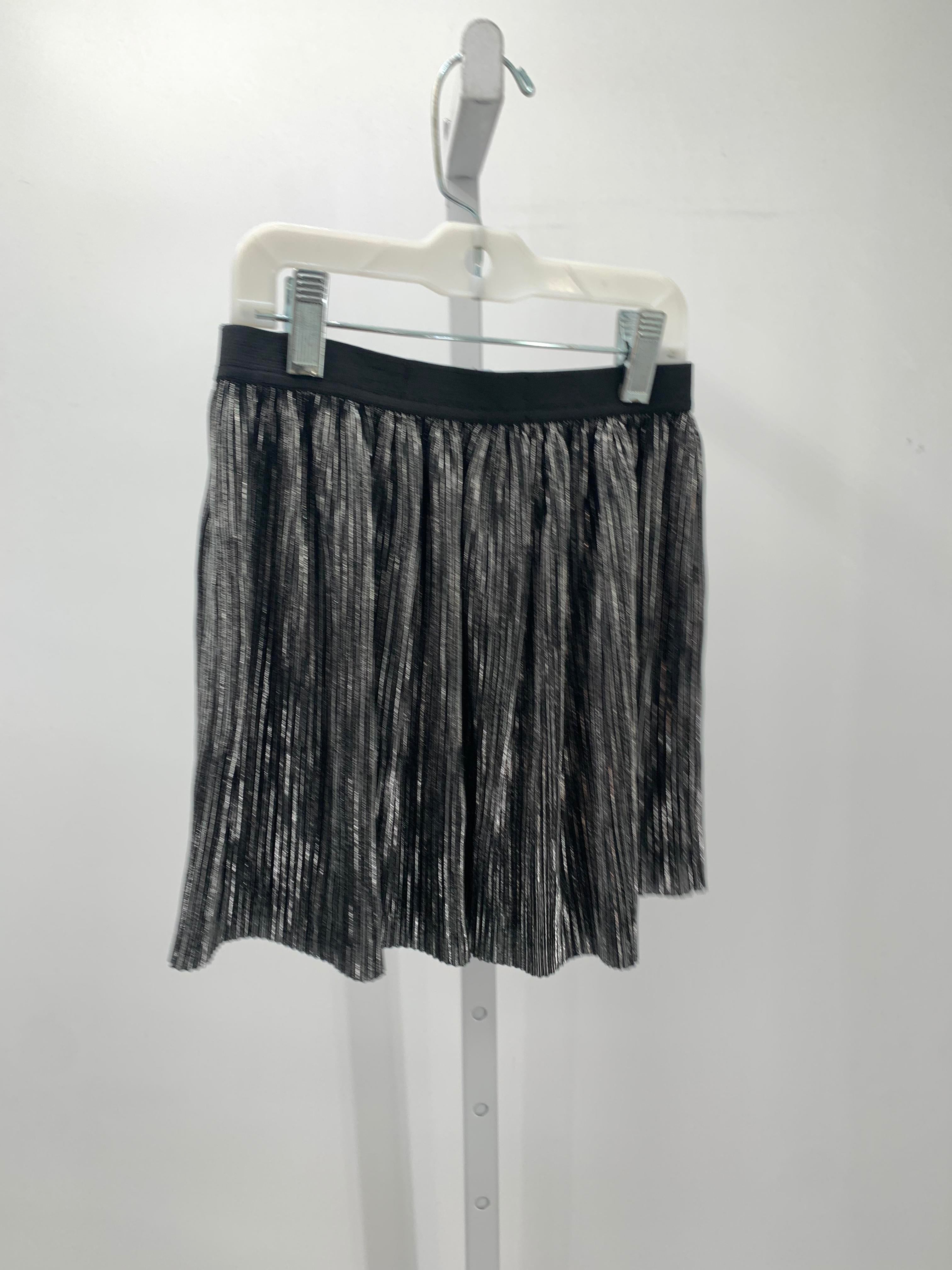 Old Navy Size 6-7 Girls Skirt