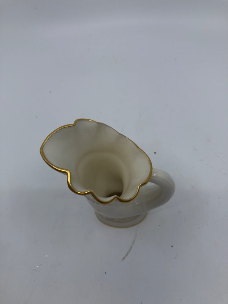 LENOX HORN SHAPE VASE W HANDLE.