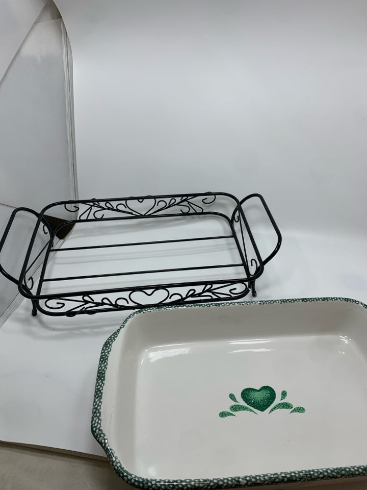 2PC GREEN HEART CASSEROLE DISH ON CADDY.