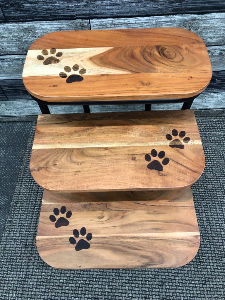 WOOD AND BLACK METAL PET STAIRCASE.