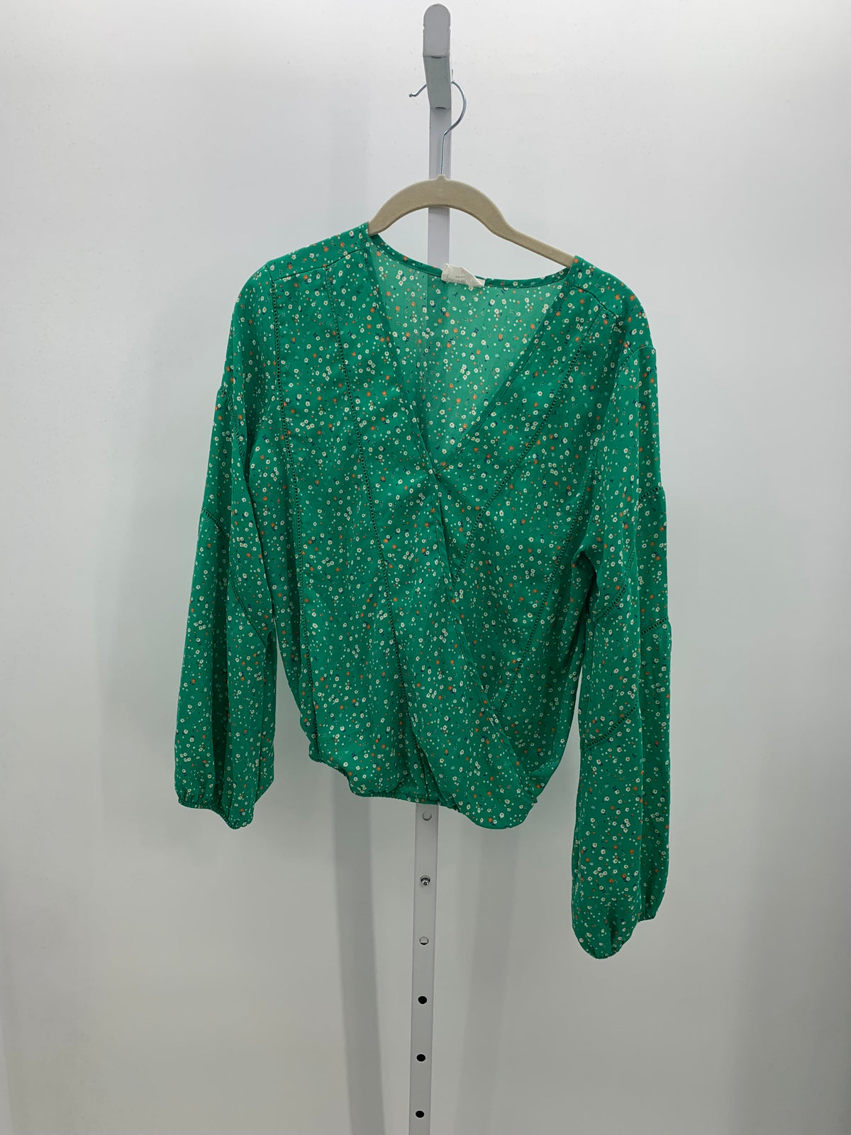 Size Medium Juniors Long Sleeve Shirt