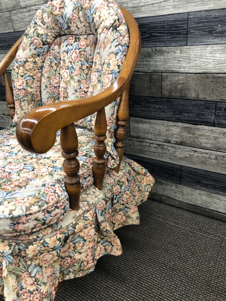 VTG LOW CUSHION WOOD CHAIR FLORAL PATTERN.