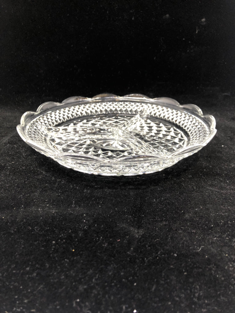 ROUND CUT GLASS 3 DIVIDED SERVING PLATE.